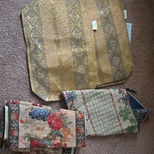 Vintage Table Runners, Pillow Cases, And Placemats